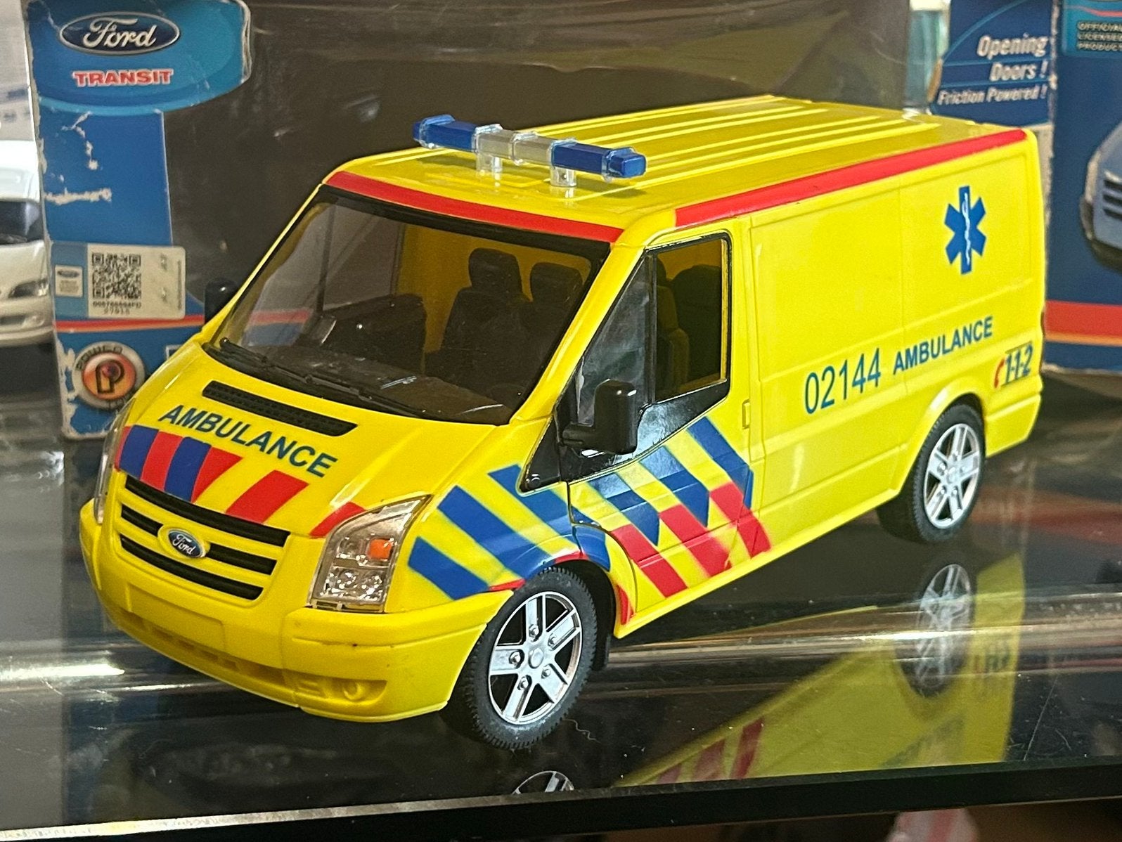 Powco Toys Dealermodel Ford Transit Ambulance 1:18 OVP, Hobby en Vrije tijd, Verzenden, Zo goed als nieuw, Overige merken
