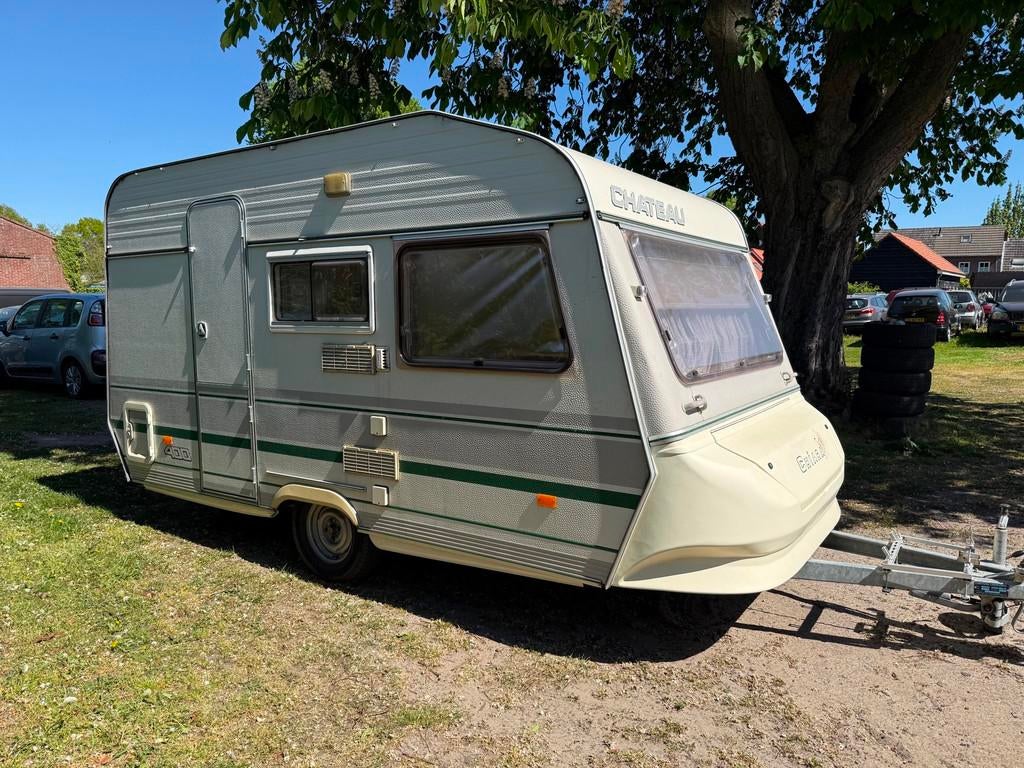 Chateau 380 EERSTE EIGENAAR AANTOONBAAR 4 PERSOONS WC VOORTE, Caravans en Kamperen, Caravans, Chateau, Bedrijf, 500 - 750 kg, Luifel