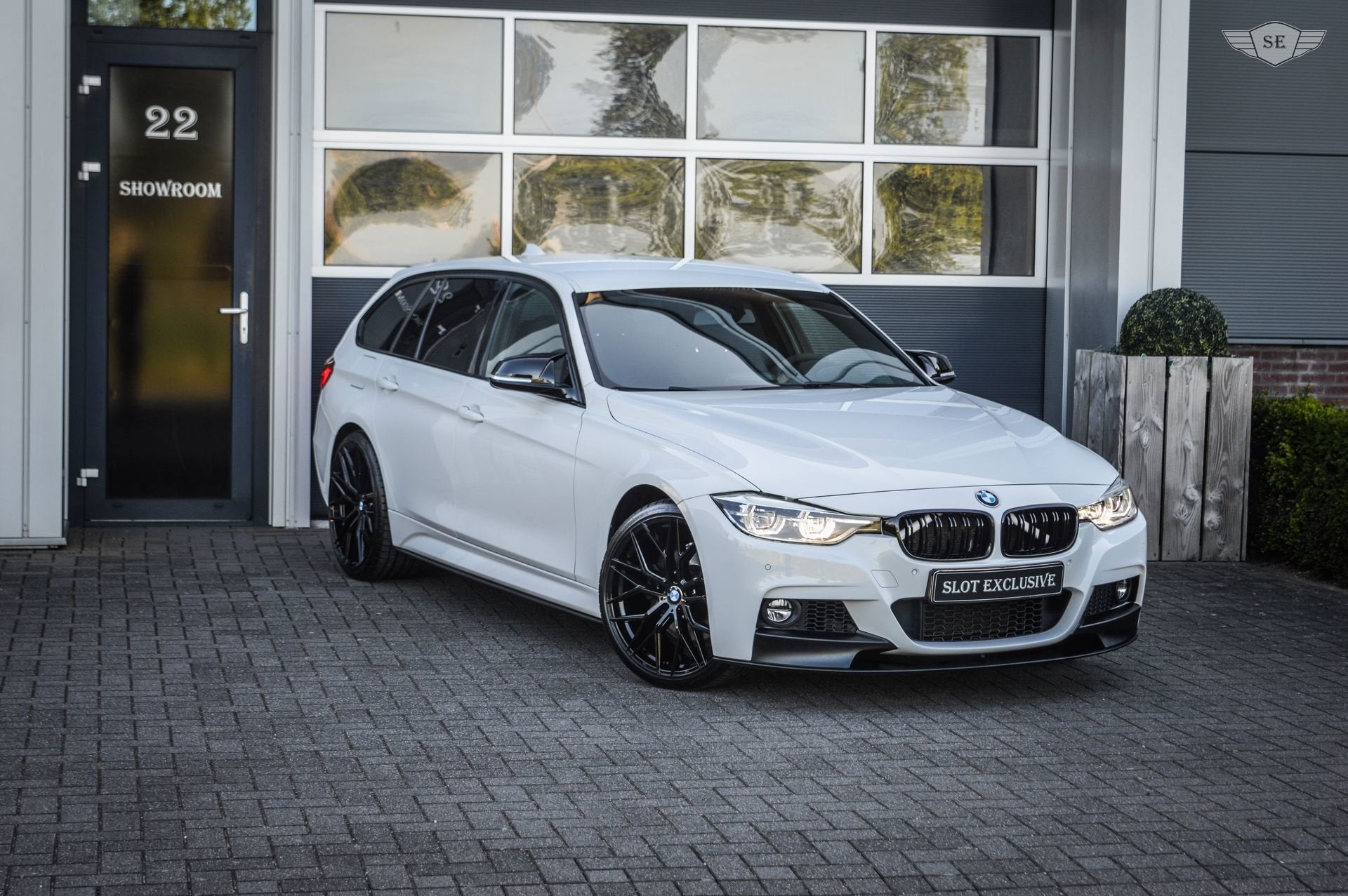 BMW 3-serie Touring 330i xDrive|M Sport|20"|*TOPSTAAT*|PDC|L, Automaat, 1998 cc, 15 km/l, 4 cilinders