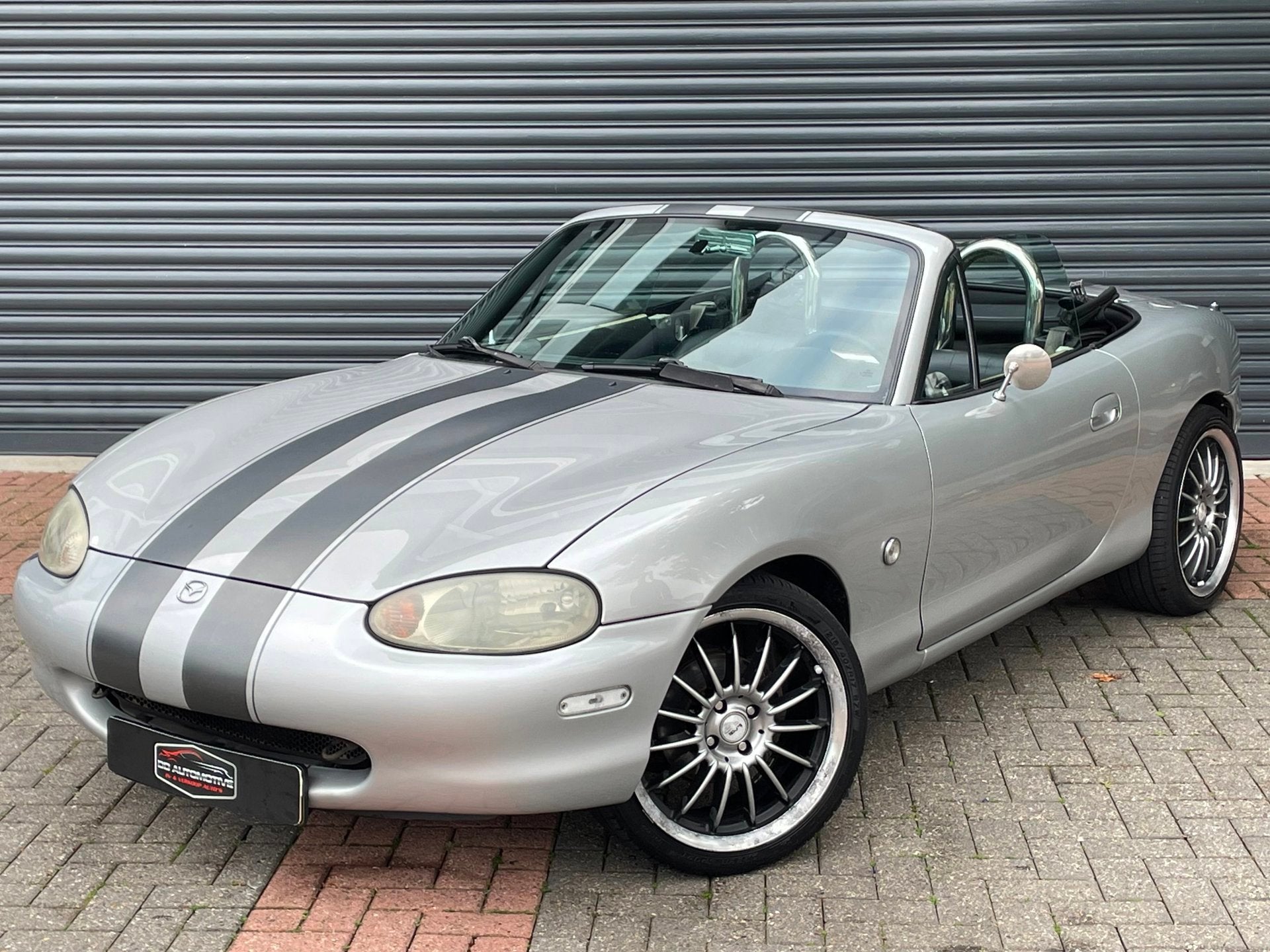 Mazda MX-5 1.6i Nieuwe Cabriodak | Elektr ramen | Rijdt gewe, Auto's, Euro 2, Achterwielaandrijving, Zwart, 4 cilinders