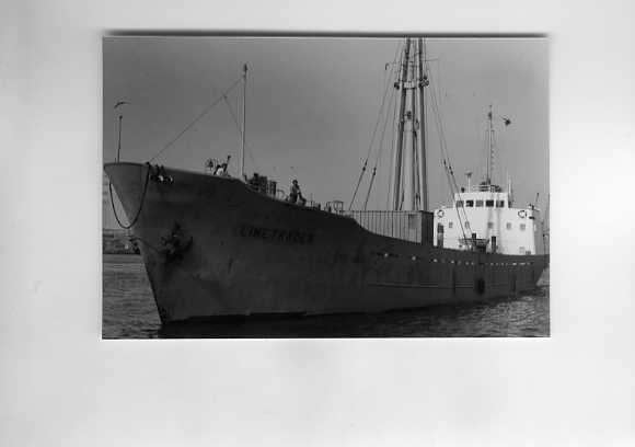 scheepvaart-foto-line trader, Ophalen of Verzenden, Zo goed als nieuw, Motorboot, Boek of Tijdschrift