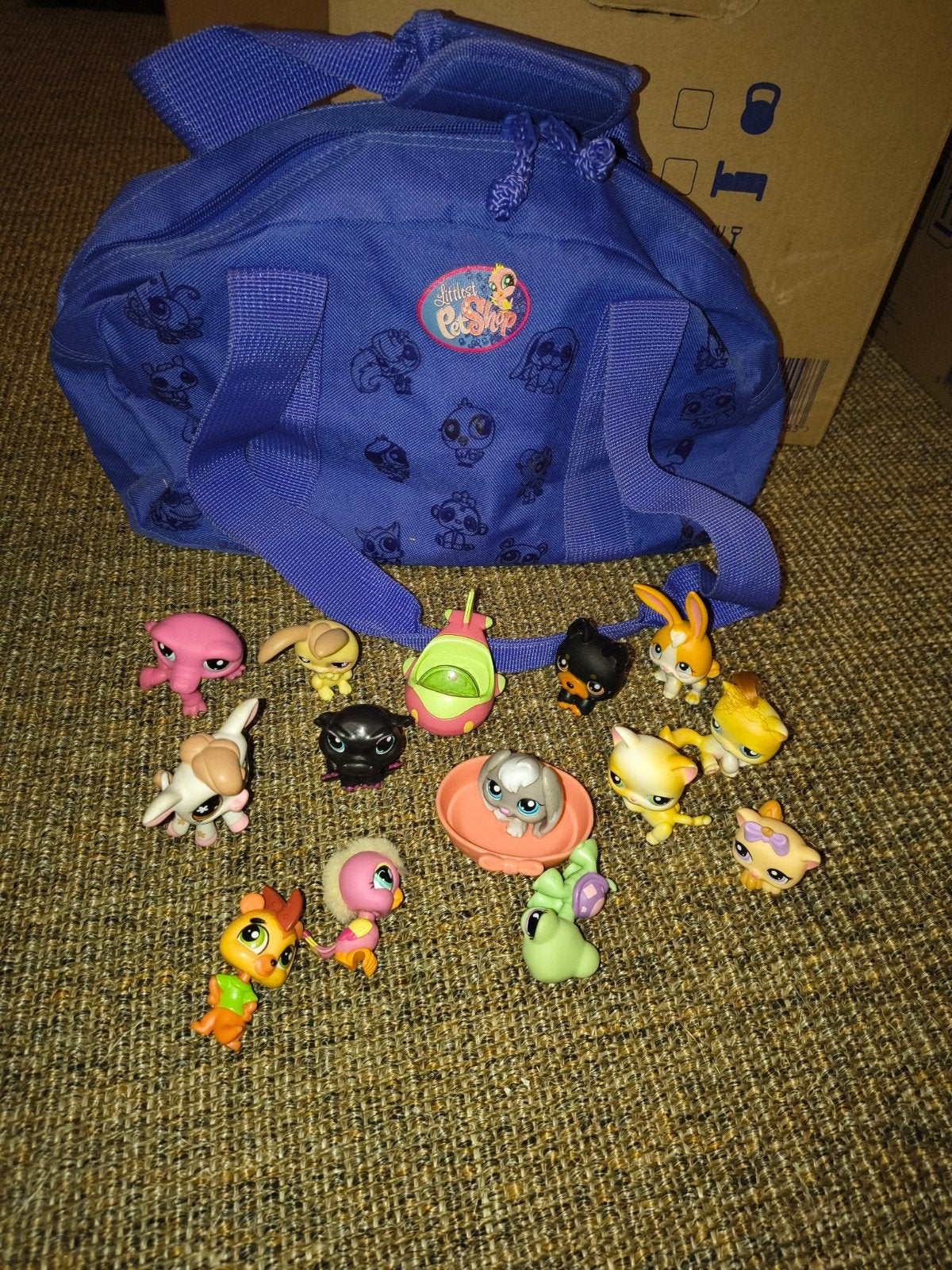 littlest Pet Shop LPS figuurtjes, tas, vliegtuig en mandje, Ophalen of Verzenden, Gebruikt