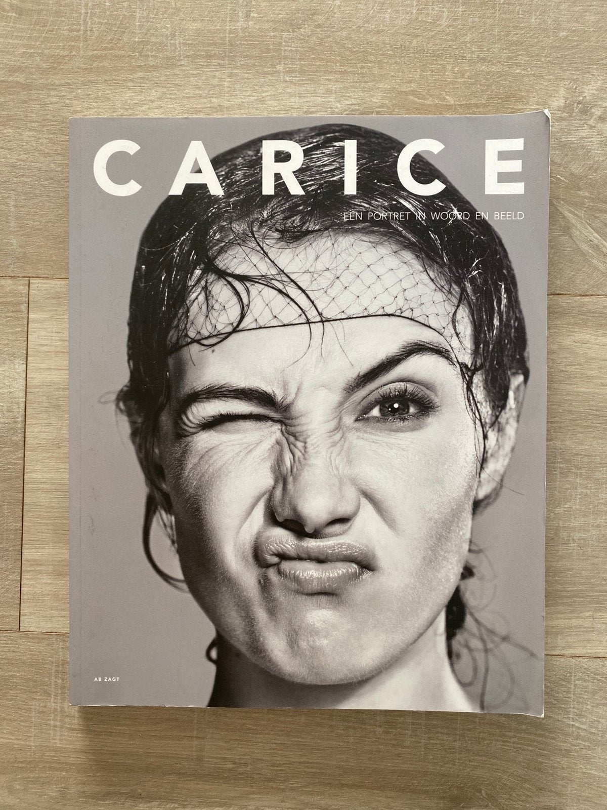 Carice, een portret in woord en beeld - Gesigneerd, Boeken, Ophalen of Verzenden, Gelezen