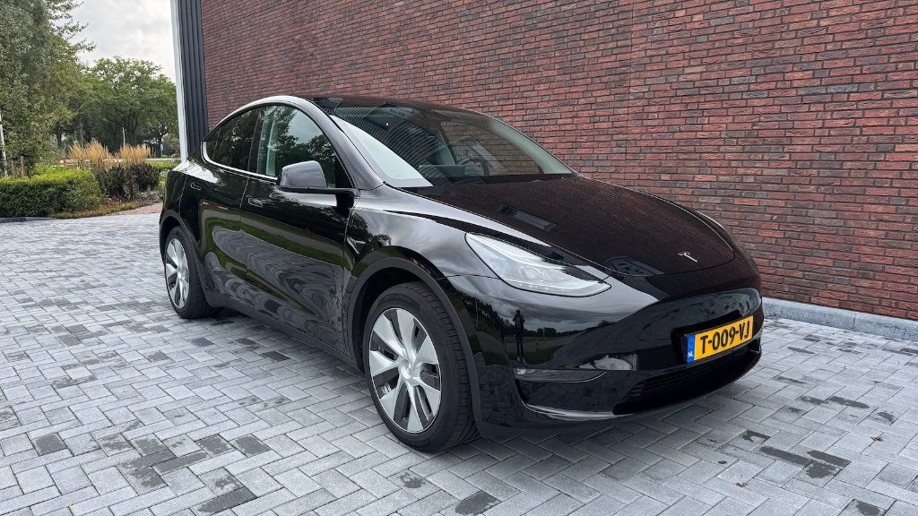 Tesla Model Y Long Range AWD 75 kWh 2023 SoH 91%, Zwart, 258 pk, Zwart, Origineel Nederlands