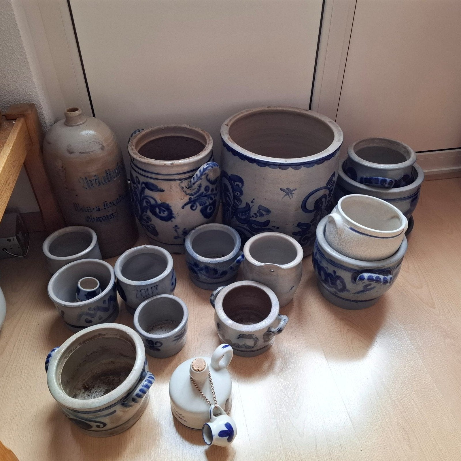Diverse antieke potten en kruiken, samen te koop, Ophalen