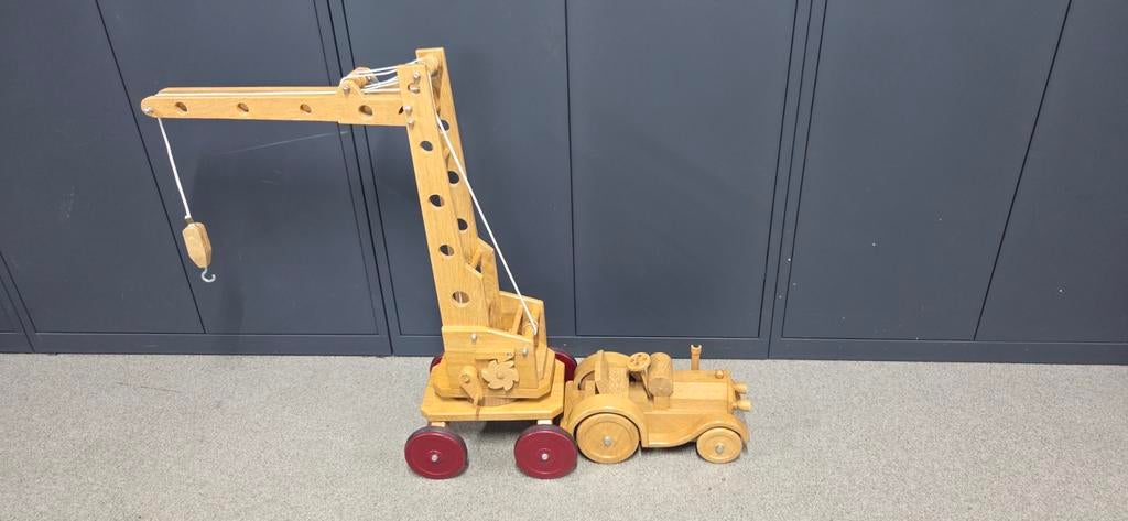 Prachtige houten Hanomag trekker met werkende kraan, Ophalen, Gebruikt, Duw- of Trekspeelgoed