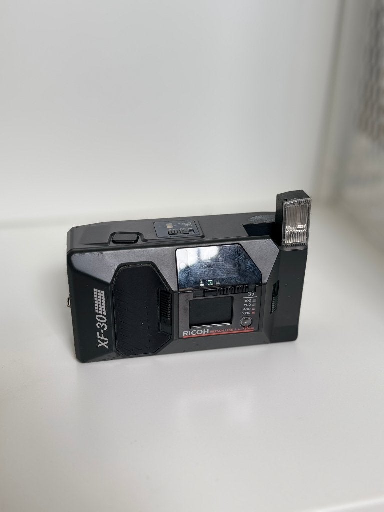 Ricoh XF-30 · 35mm compact · Rikenon f/4 · DX · Flitser, Gebruikt, Compact, Info@ricoh.com, Overige Merken