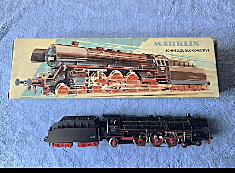 Marklin 3048 BR 01{01 097}uit 1961 met ronde lampbeugels OVP, Wisselstroom, Locomotief, Ophalen of Verzenden, Zo goed als nieuw