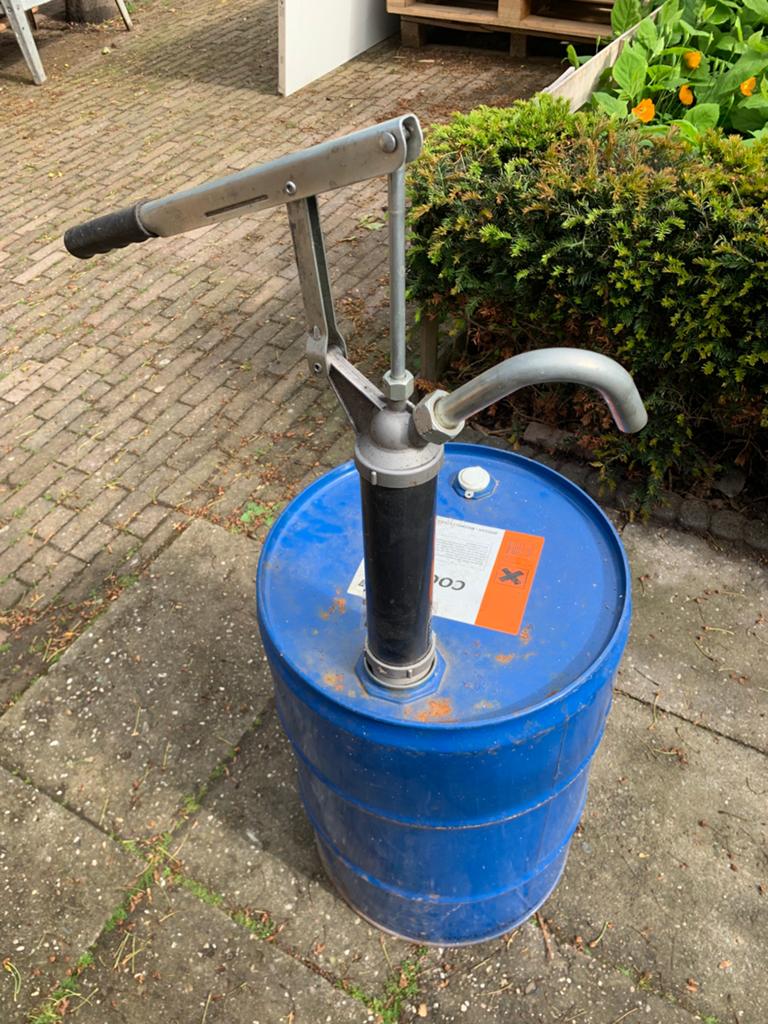 Handpomp breidner geschikt voor vaten incl 60 ltr vat, Ophalen, Gebruikt