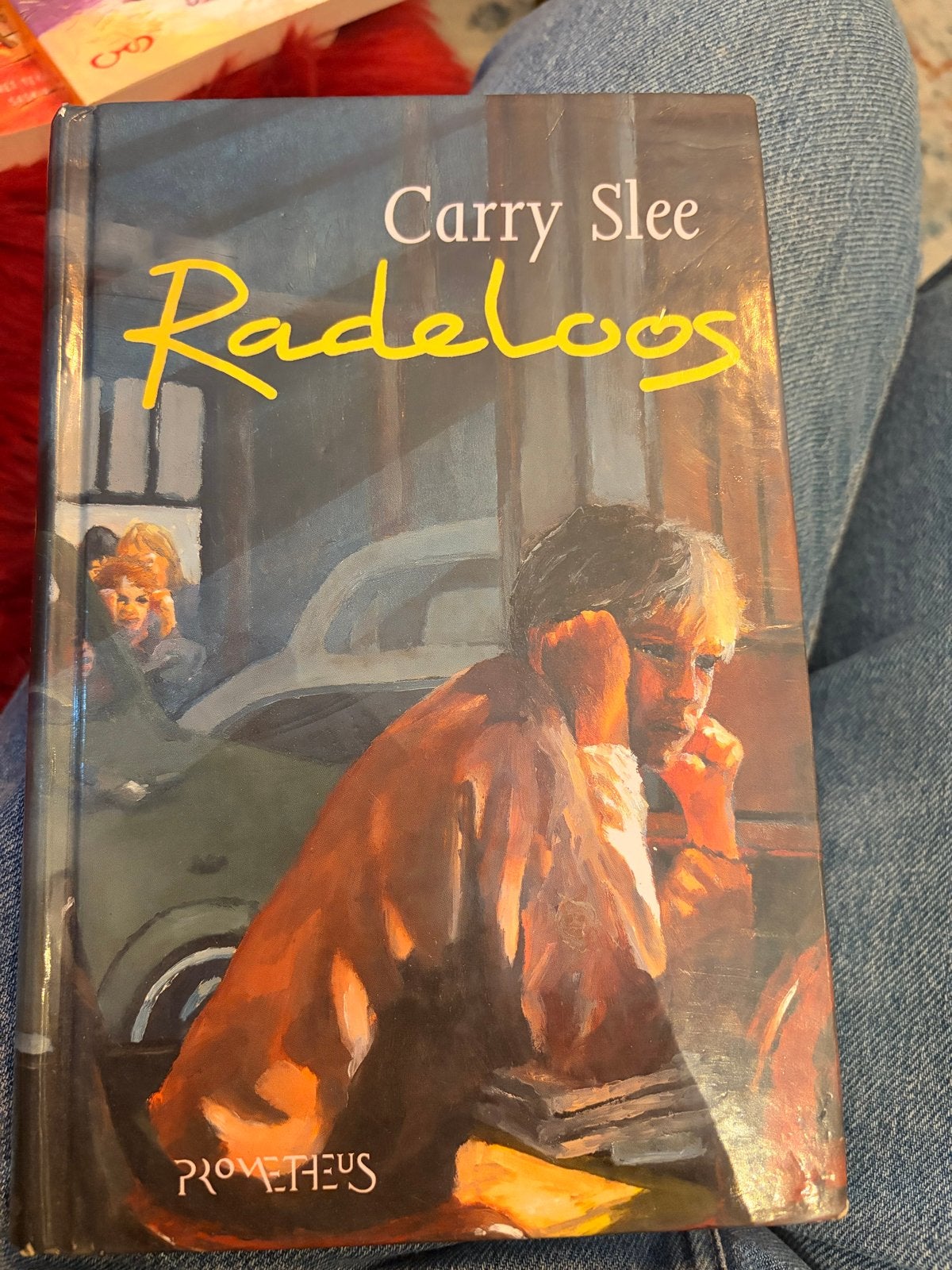 Radeloos - Carry Slee (Jeugdboek), Boeken, Ophalen of Verzenden, Gelezen, Fictie algemeen