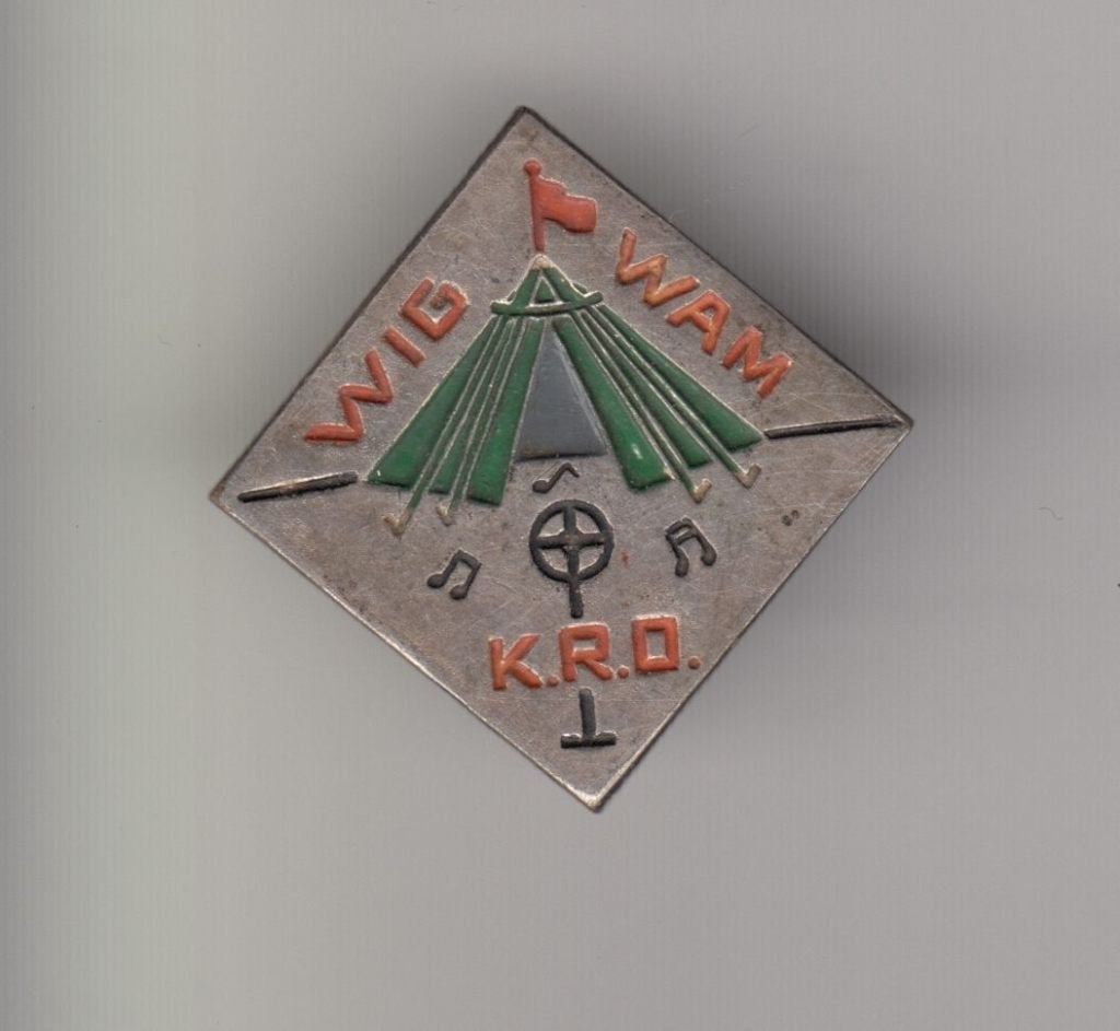KRO Wigwam Omroep Radio TV broche, Verzamelen, Gebruikt, Niet vindbaar, Niet vindbaar, Speldje of Pin
