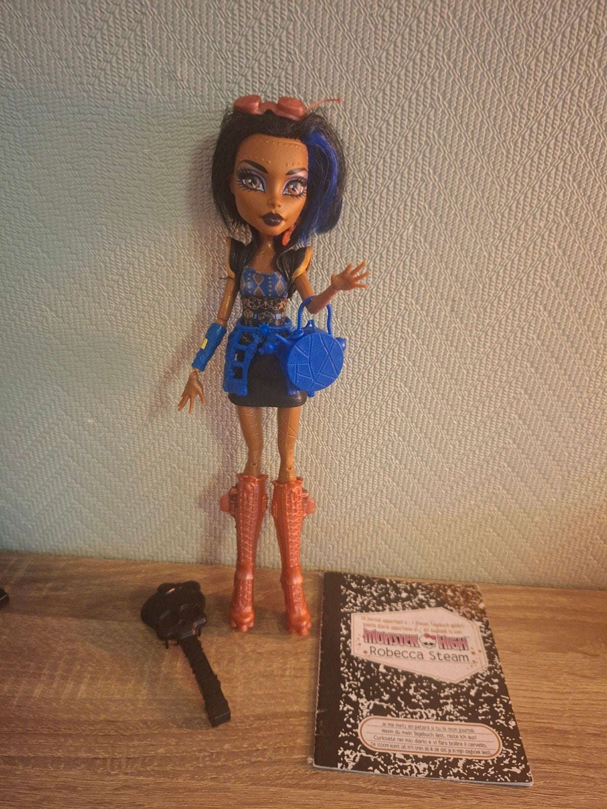 Basic G1 Robecca Steam Monster High pop met dagboek en kam, Verzenden, Gebruikt, Overige typen