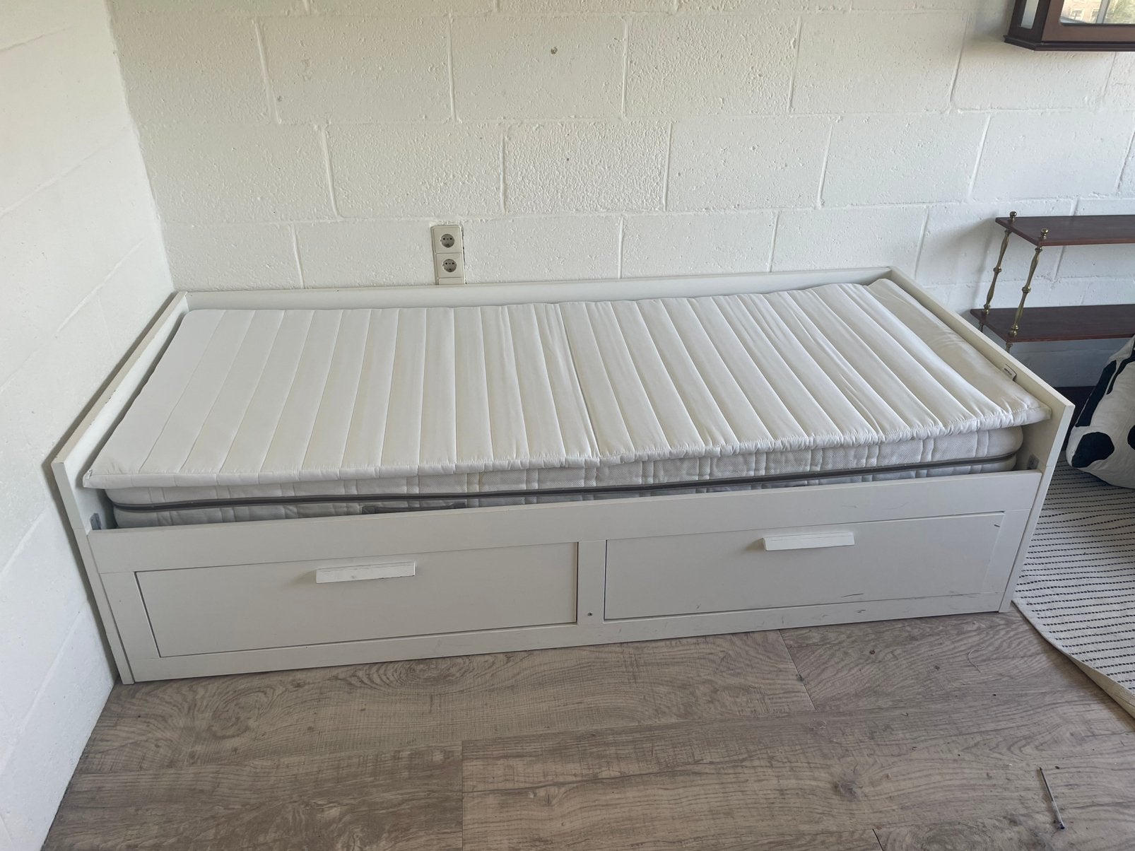 Uitschuifbed Bedbank Ikea Brimnes Wit, Huis en Inrichting, Slaapkamer | Bedden, Ophalen, Wit, Tweepersoons, 80 cm