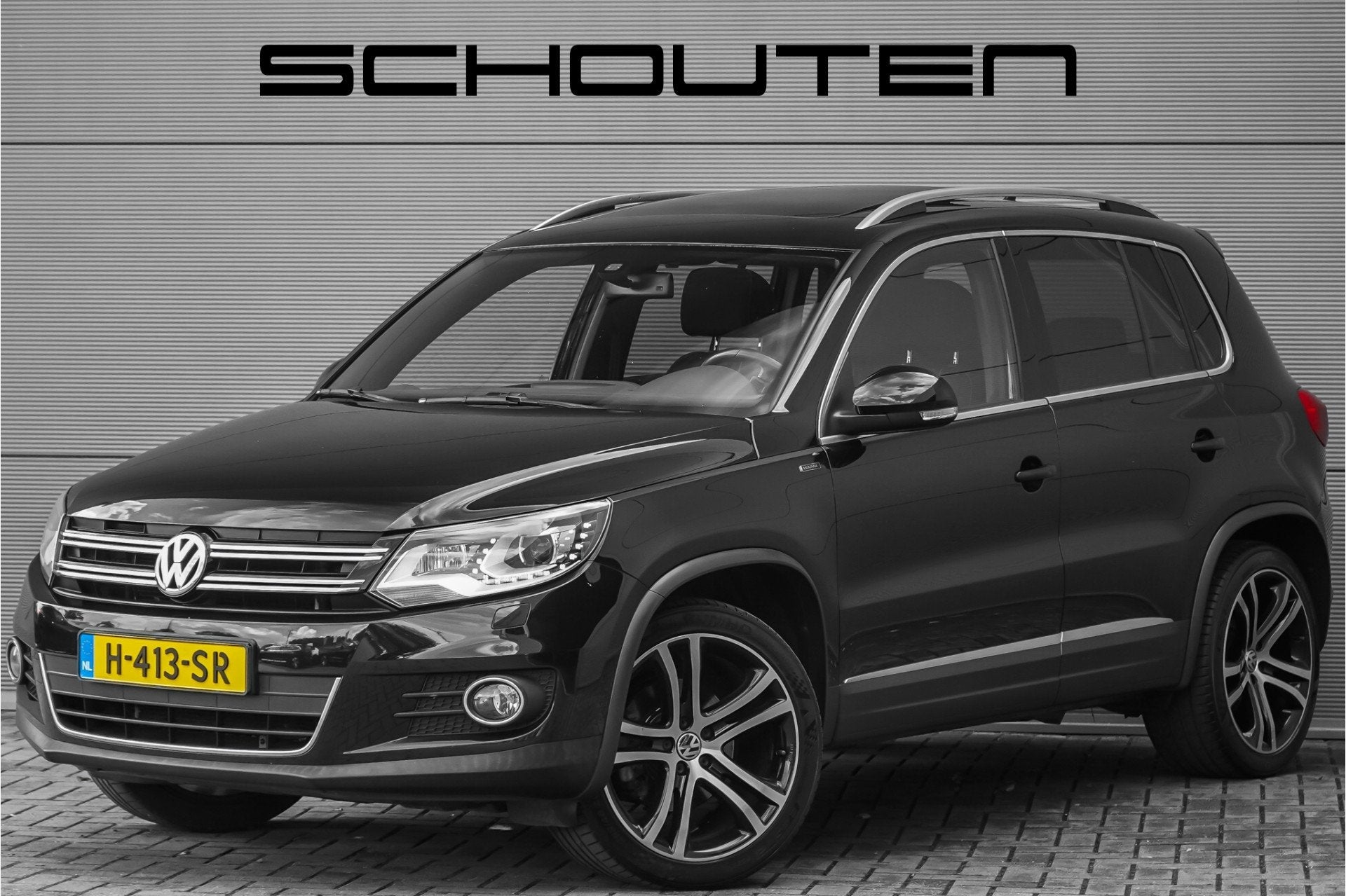 Volkswagen Tiguan 1.4 TSI Connected Series Pano Xenon Stoelv, 4 cilinders, Zwart, Bedrijf, 1405 kg