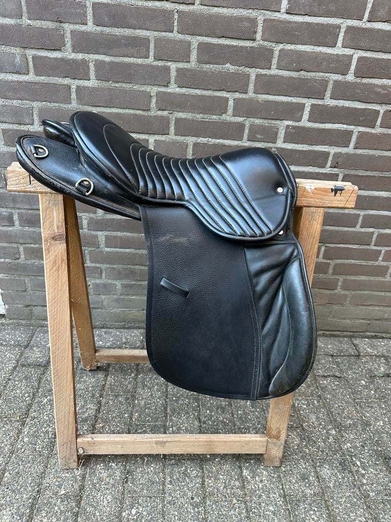 Diverse tweedehands zadels (optioneel met pasconsult), Ophalen, Zo goed als nieuw, Overige soorten