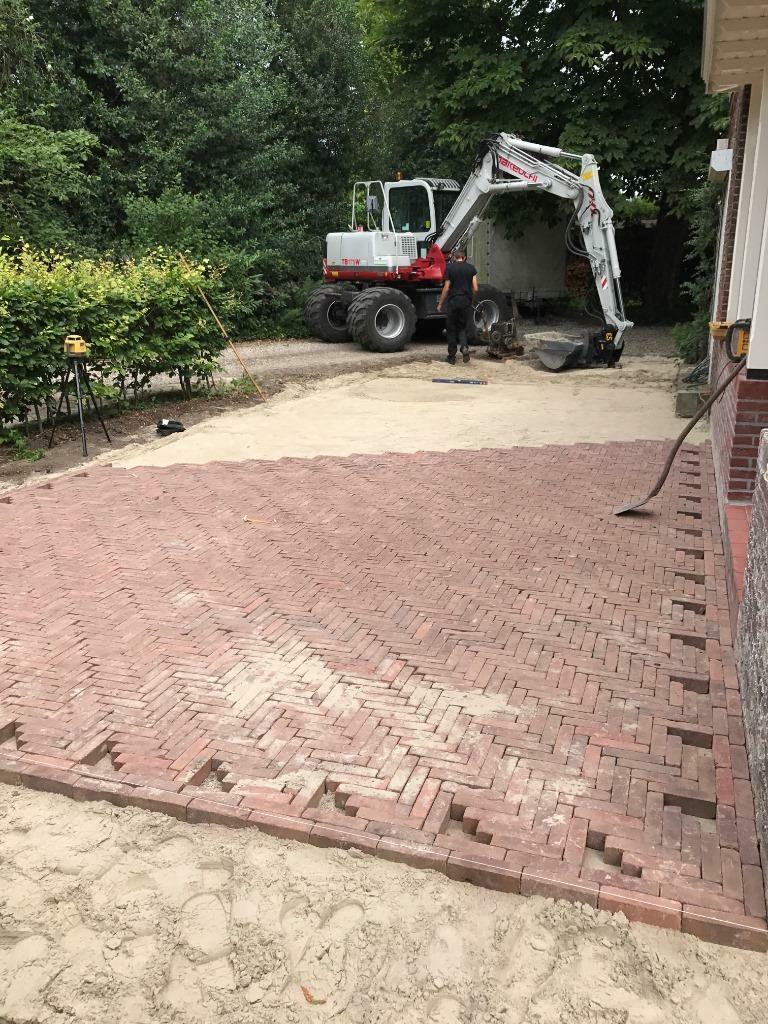 Raymond Loos agrarische dienstverlening, klein grondverzet, Tuinonderhoud of Snoeiwerk
