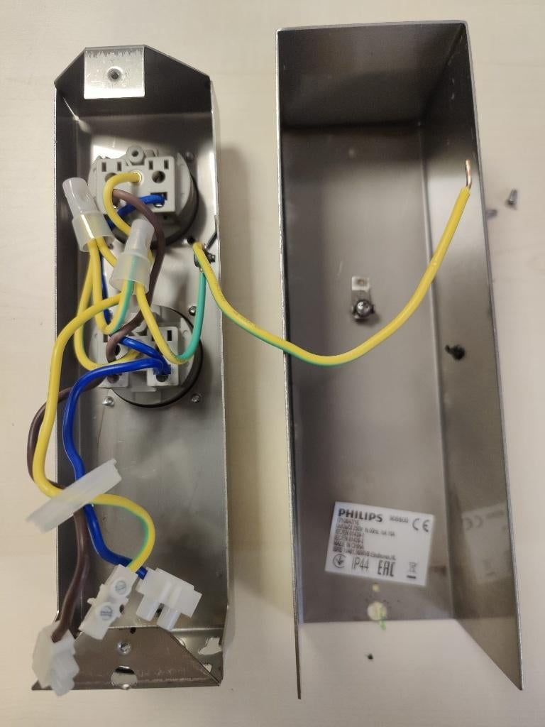 Een set van 2 Philips Buitenstopcontacten [17108], Gebruikt, Ratelaarweg 17, 3053 JP  ROTTERDAM, Ophalen of Verzenden, Info@ictLESKISTEN.nl