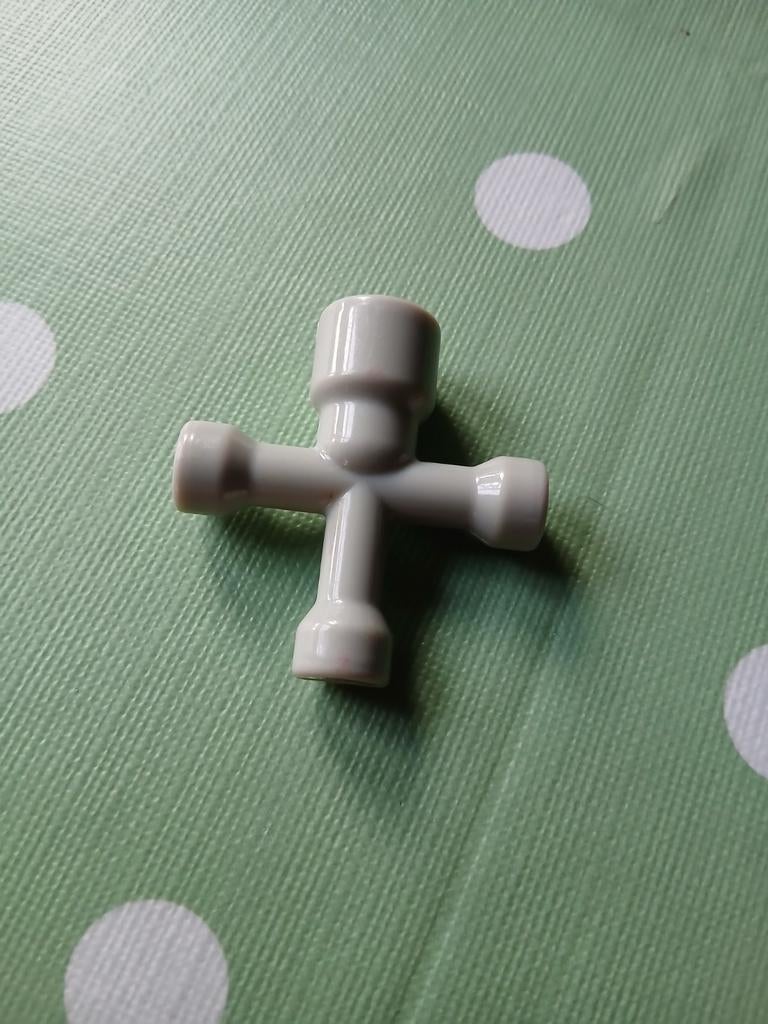 McDonalds Disney Cars Luigi 2006 Accessoire, Verzamelen, Ophalen of Verzenden, Gebruikt