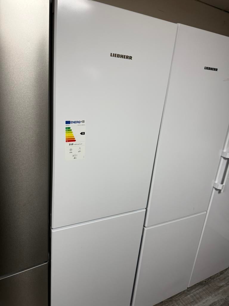 Liebherr CNd5704 koelkast vriescombinatie nieuwe, 200 liter of meer, 60 cm of meer, Met aparte vriezer, Nieuw