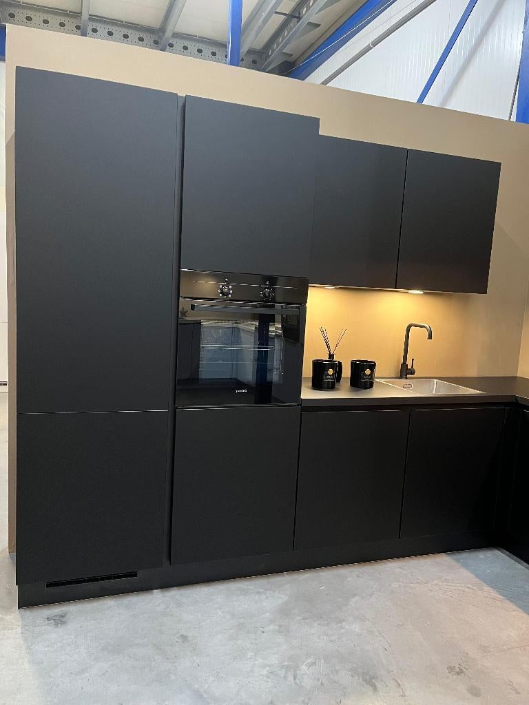 Foto 2 van Complete Keuken compleet NIEUW met apparatuur – Keuken Izzy