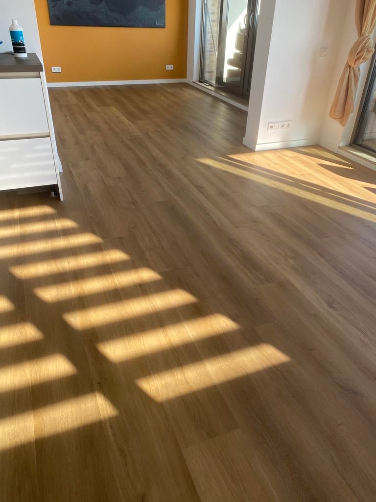 Egaliseren, pvc visgraat, gleuven vloerverwarming dichten, Diensten en Vakmensen, Laminaat of Parket