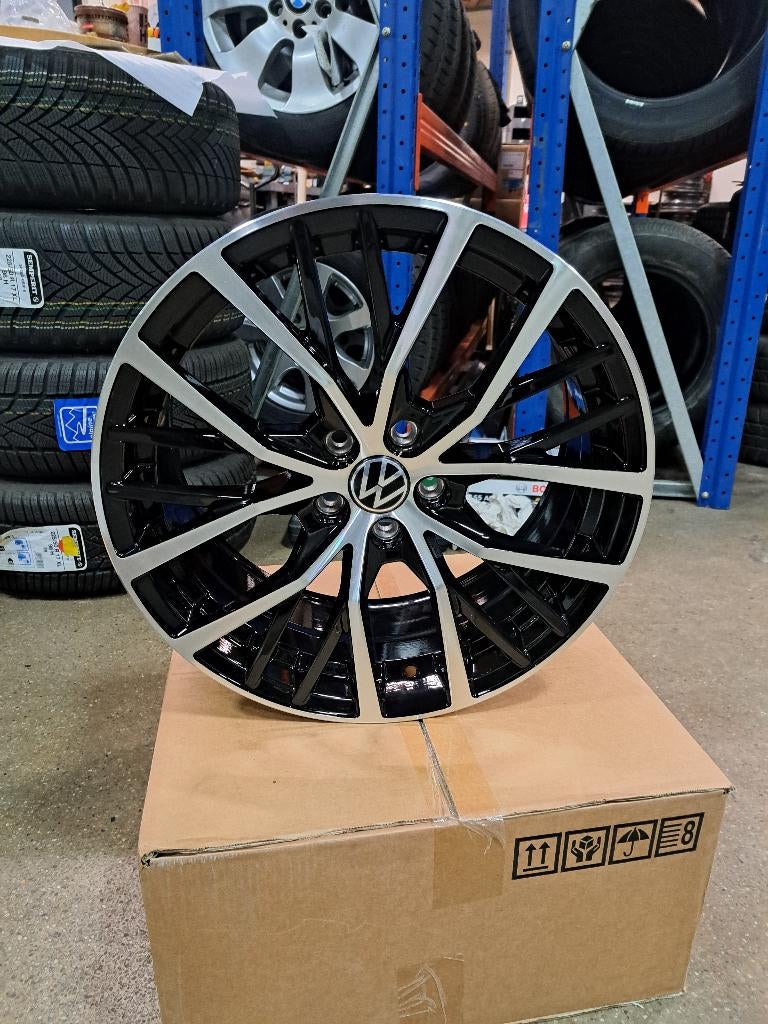 Vw Polo GTI/R wielenset 17 inch nieuw (bonneville) 215/45R17, Auto-onderdelen, Banden en Velgen, Ophalen, Uniroyal, 215 mm, Nexen