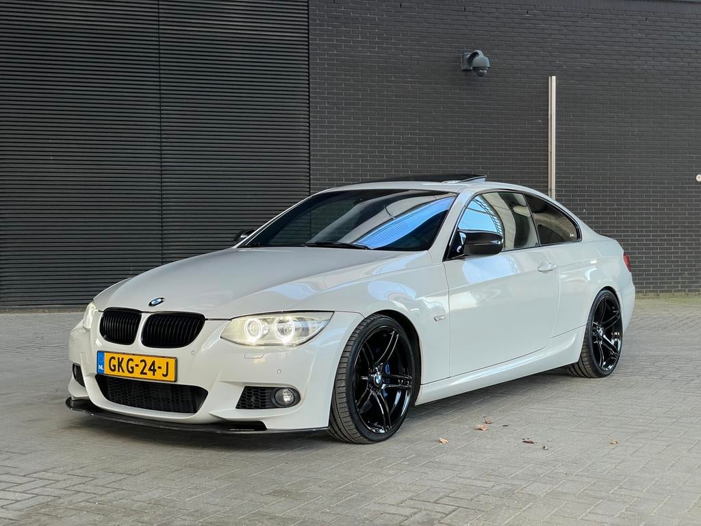 BMW 335i (E92) N55 Coupe - DCT - Keyless - Sportuitlaat, Automaat, Euro 5, Zwart, 4 stoelen