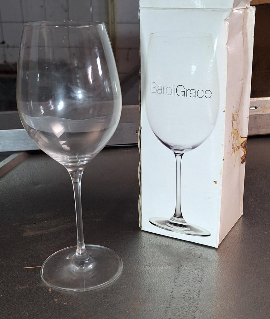 Te koop: 24 stijlvolle wijnglazen, Ophalen, Glas, Overige stijlen, Glas of Glazen