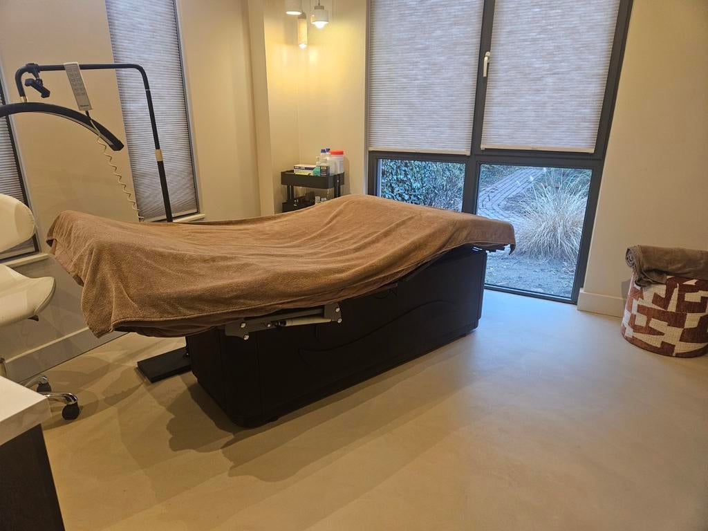 Gharieni wellness bank, Huizen en Kamers