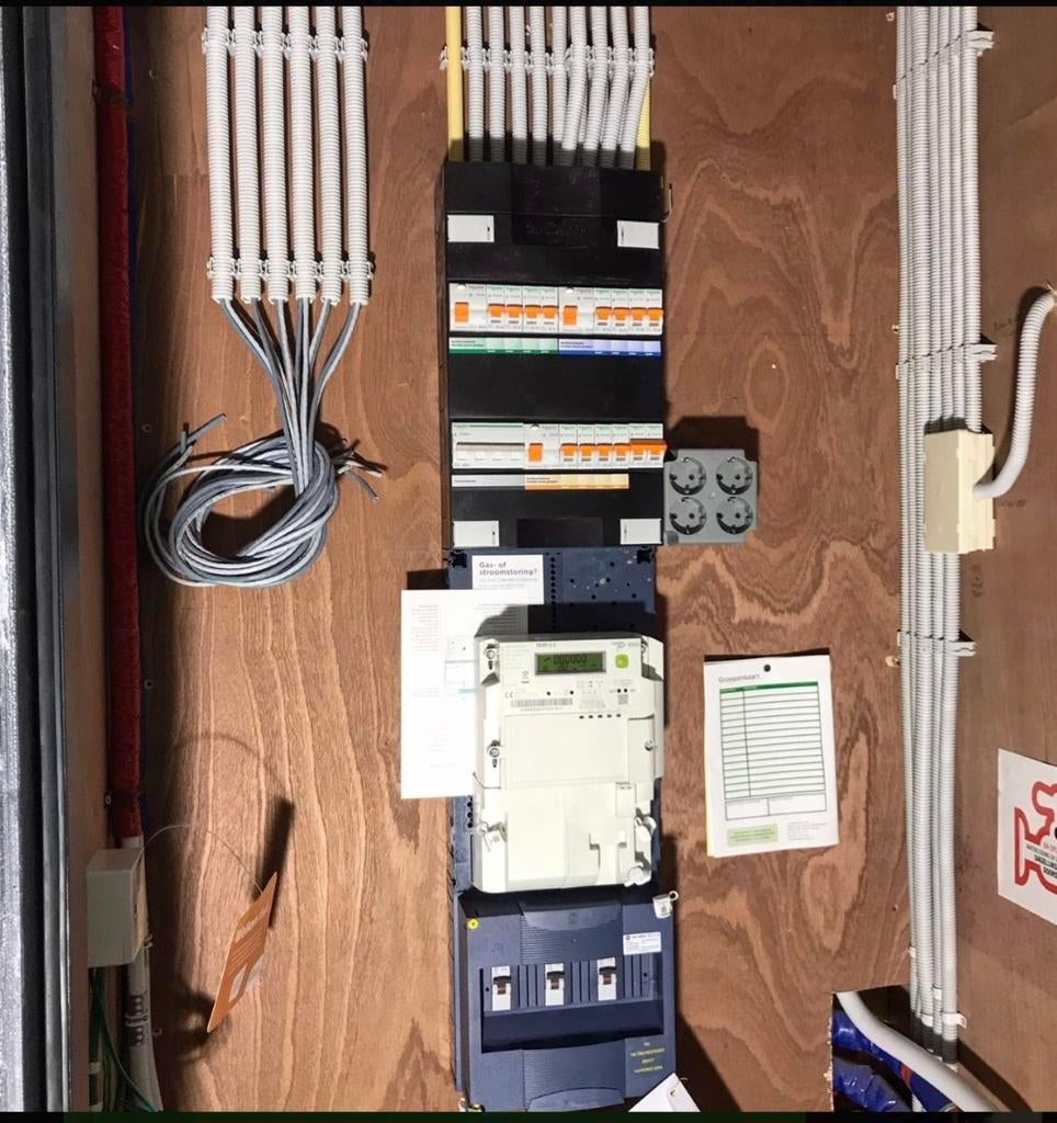 Electricien  elektro monteur elektrotechniek Den Haag e.o, 24-uursservice