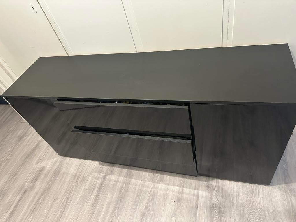 Dressoire zwart, Ophalen, Met plank(en), 100 tot 150 cm, Zo goed als nieuw