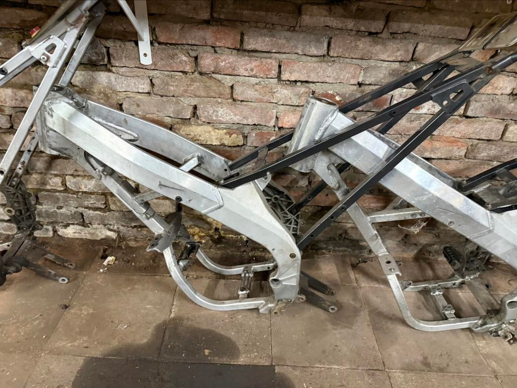 Derbi drd pro meerdere frame op voorraad van de drd pro, Derbi, Frame, Derbi, Derbi