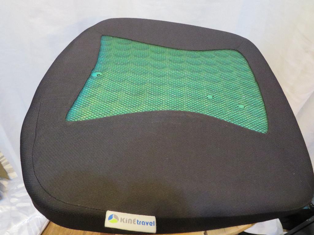 zwart  memory foam gel auto kussen van kine travel, Ophalen, Gebruikt, Zwart, Vierkant