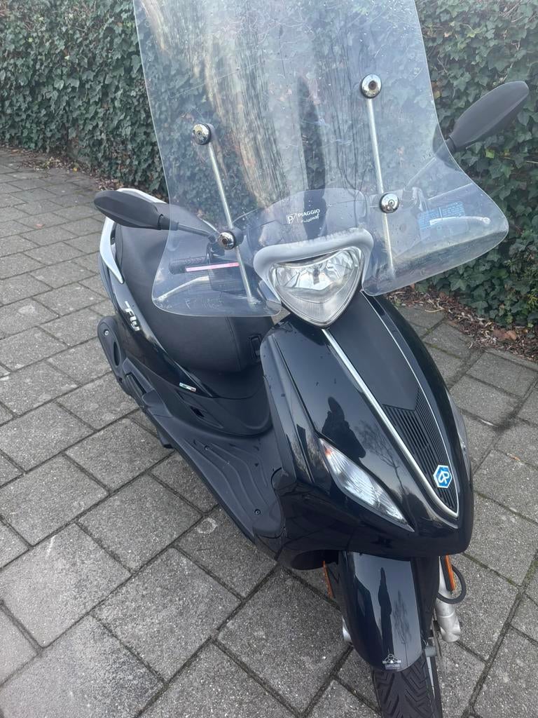 Piaggio fly 2016, Ophalen, Zo goed als nieuw, Benzine, Piaggio