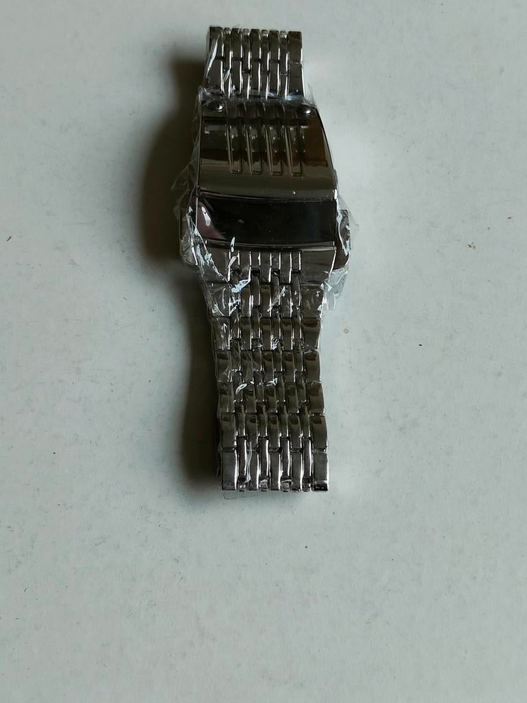 Super Retro LED horloge, nieuw en ongedragen., Overige merken, Staal, Staal, Polshorloge