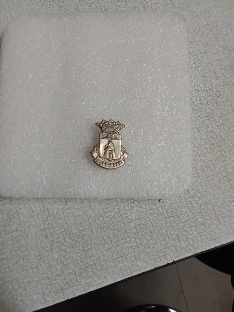 Speldje van " Blijdorp" Rotterdam., Verzamelen, Speldjes, Pins en Buttons, Ophalen of Verzenden, Zo goed als nieuw