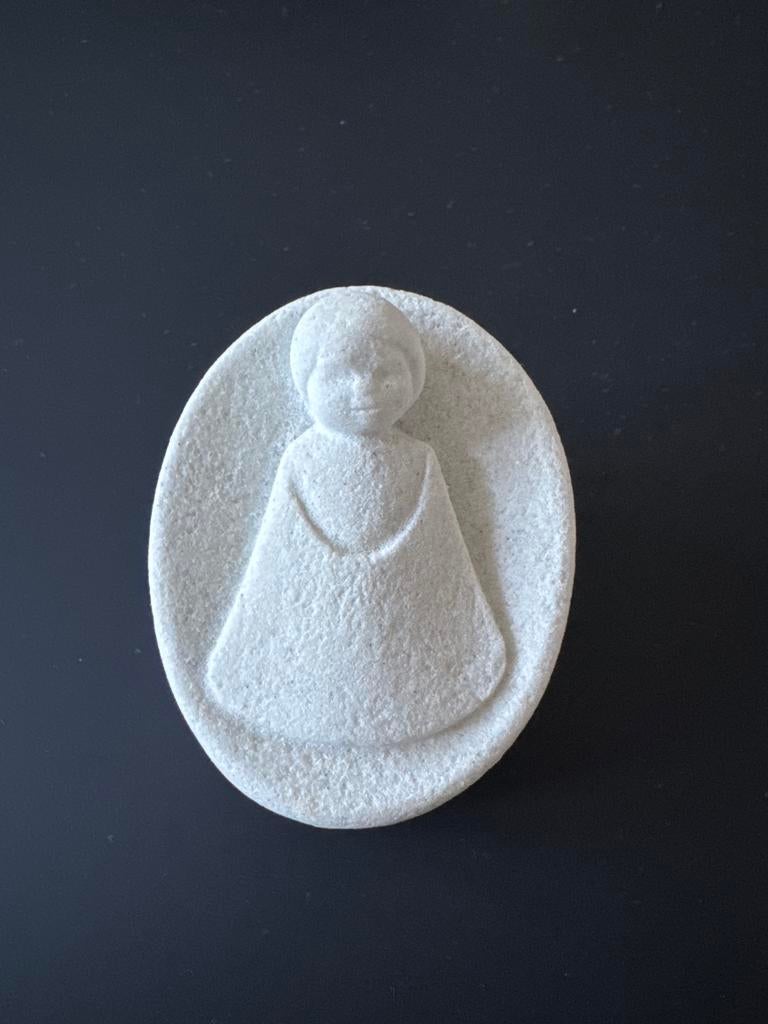 Marbell Stone Art Belgium Sculptuur baby jezus, Antiek en Kunst, Ophalen of Verzenden