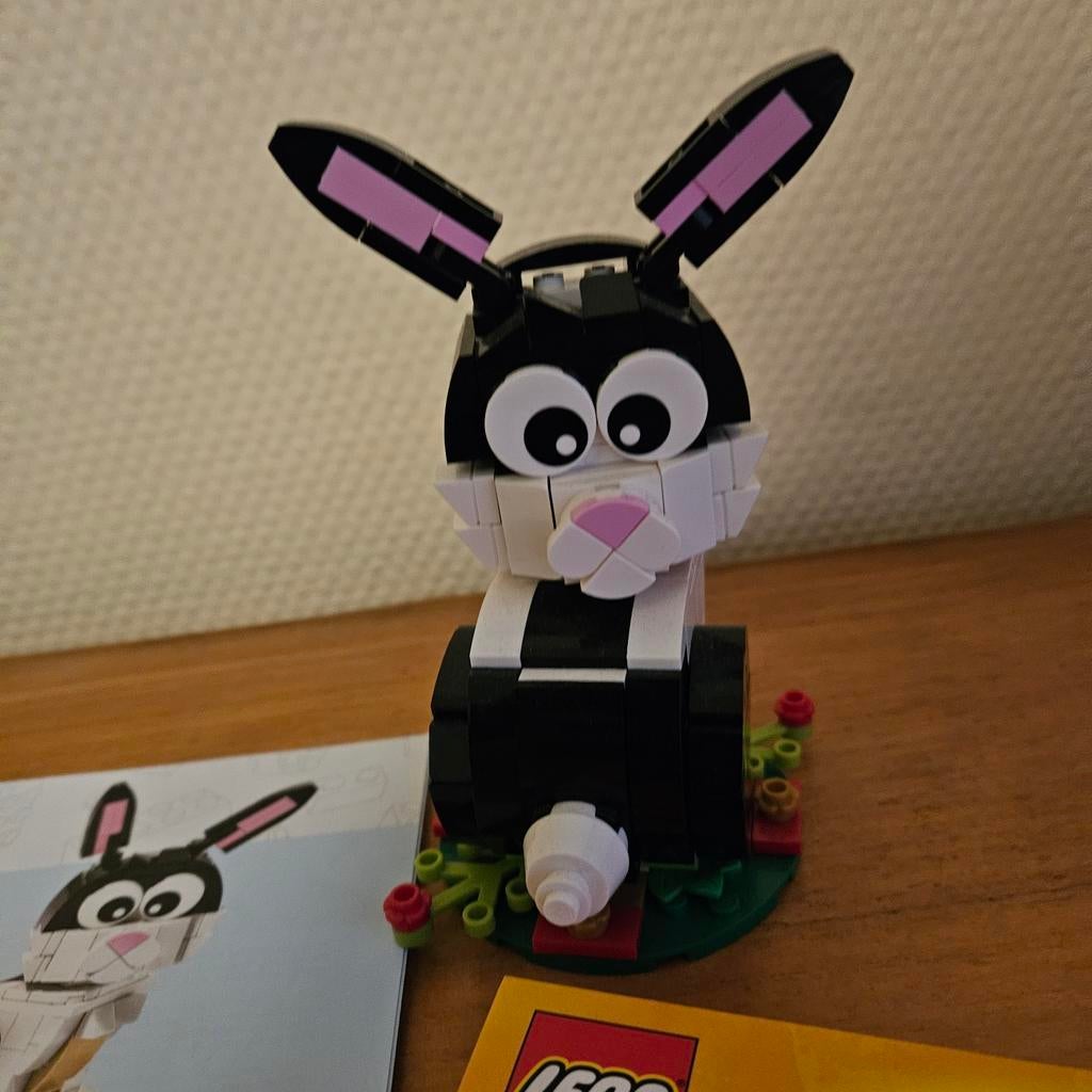 Lego konijn 40575 met boekje, Ophalen of Verzenden, Zo goed als nieuw