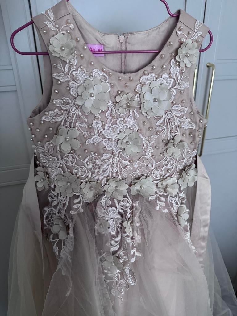 Jurk bruidsmeisje champagne beige kleur, Kinderen en Baby's, Kinderkleding | Maat 122, Ophalen of Verzenden, Zo goed als nieuw