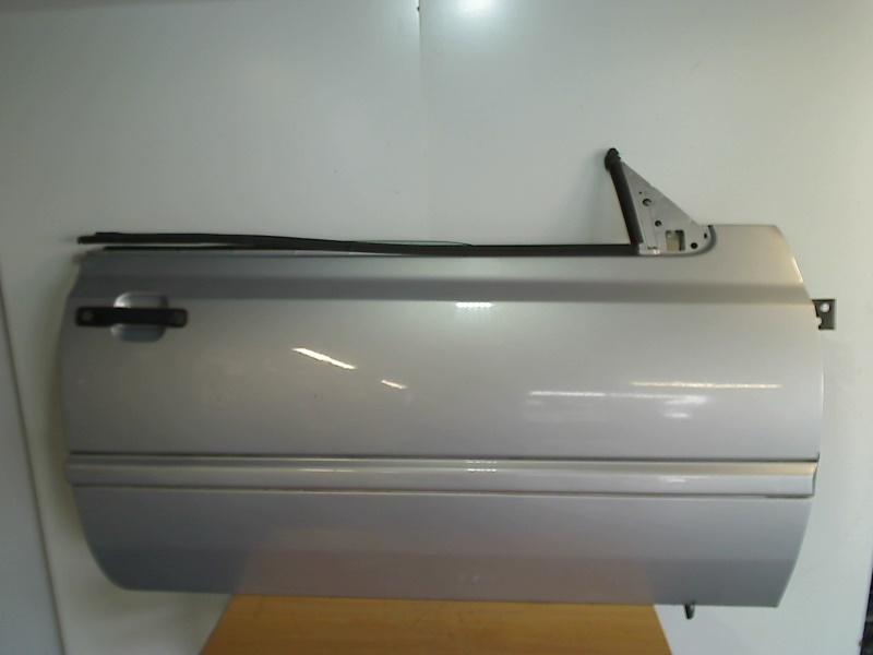Portier Rechts Volkswagen Golf III Cabrio Restyling (1E7), Gebruikt, Volkswagen AG, Kundenbetreuung@volkswagen.de, Berliner Ring 2, Wolfsburg 38440, , Duitsland