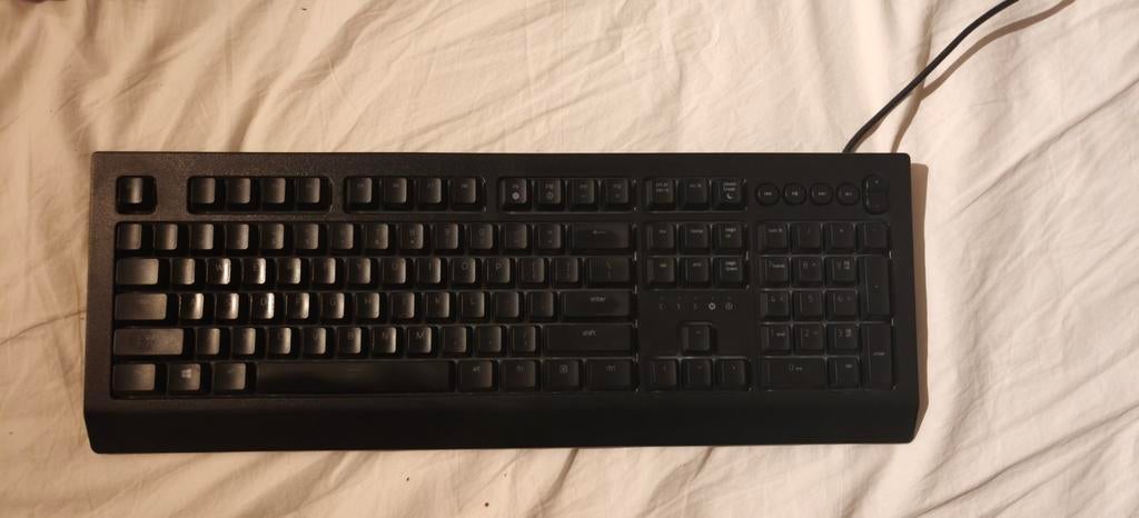 Razer Cynosa V2 Gaming Toetsenbord, Ophalen of Verzenden, Zo goed als nieuw, Razer, Qwerty