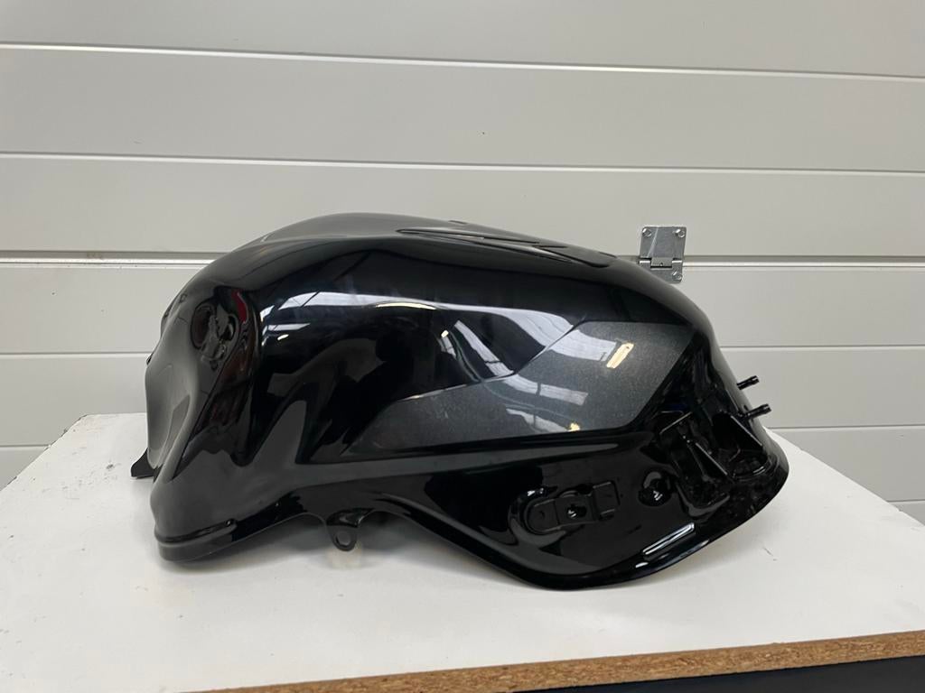 Kawasaki Z900 Tank Zwart - Lichte Beschadiging, Motoren, Gebruikt, Rijksweg 96, Motor centrum rijen, Info@mcrijen.nl