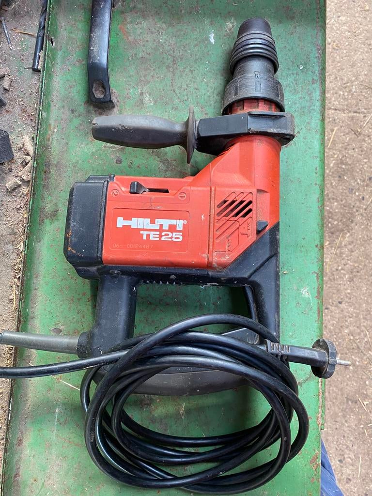 Hiltie betonklopboor TE 25 ., Doe-het-zelf en Verbouw, Gereedschap | Boormachines, Ophalen of Verzenden, Zo goed als nieuw, Kolomboormachine