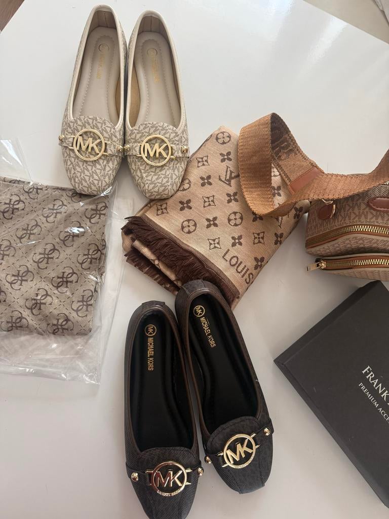 Elegante Ballerina's van Michael Kors, Ophalen of Verzenden, Zo goed als nieuw, Bruin, Ballerina's