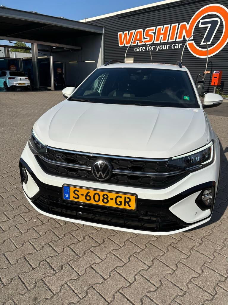 Volkswagen Taigo R line 1.0 TSI 110pk Dsg-7 2022 Wit, Auto's, 1160 kg, Wit, 630 kg, 3 cilinders
