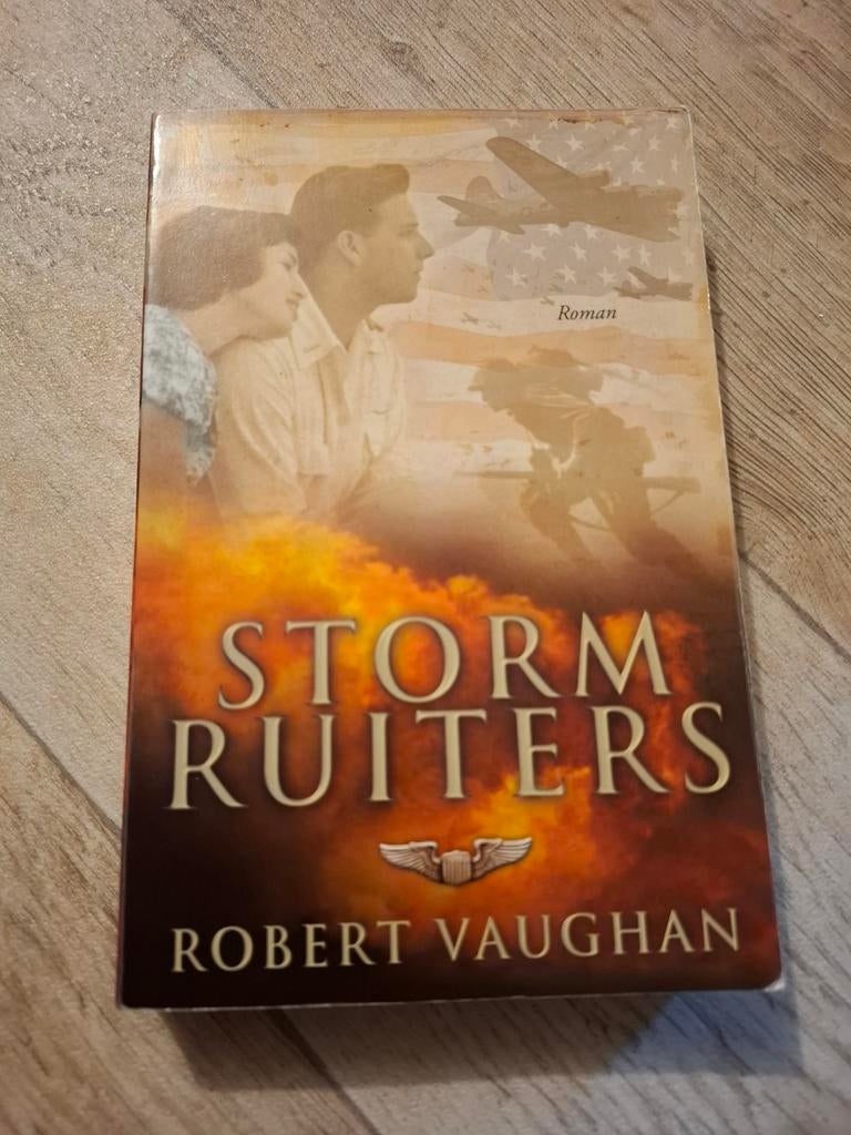 R. Vaughan - Stormruiters, Ophalen of Verzenden, Zo goed als nieuw, R. Vaughan