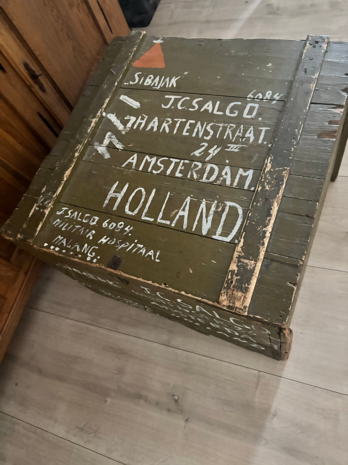 Antieke militaire kist uit Nederlands-Indië, Ophalen, Gebruikt
