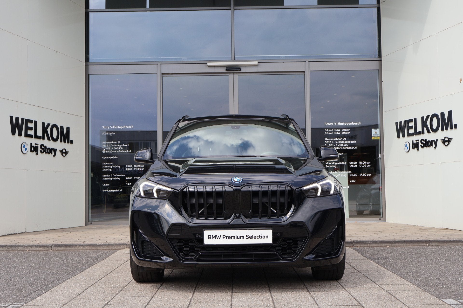 BMW X1 xDrive25e M Sport Automaat / Sportstoelen / SoH 99% /, Auto's, BMW, Dealer onderhouden, Gebruikt, Zwart, Bedrijf