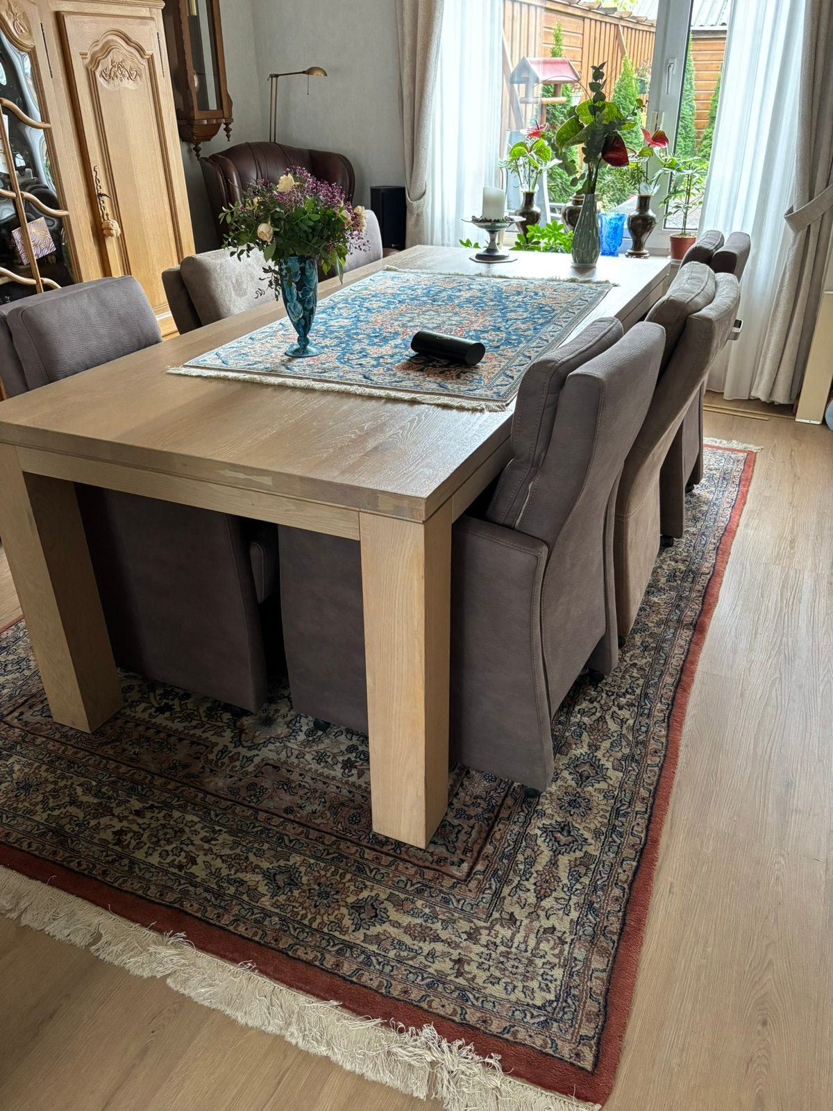 Te Koop Eettafel, eiken met 4 of 6 stoelen, Ophalen, Zo goed als nieuw, Eiken tafel, 4 tot 6 stoelen