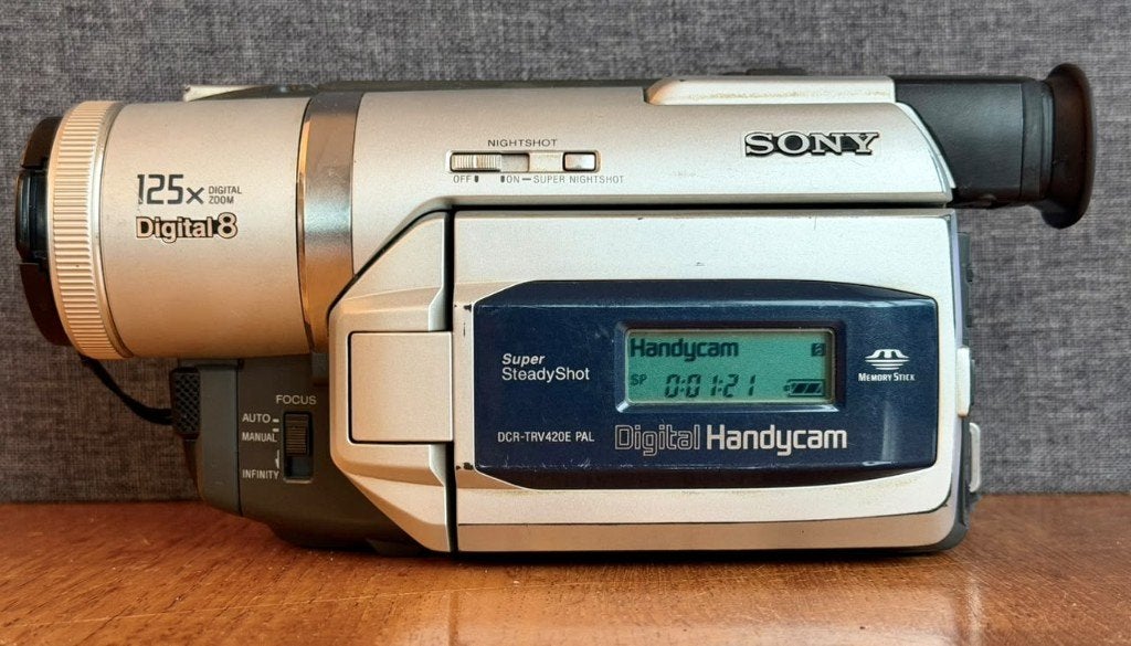 Sony DCR-TRV420E, Digital8, Hi8/Video8, NightShot, GETEST!, 20x of meer, Overige soorten, Ophalen of Verzenden, Zo goed als nieuw